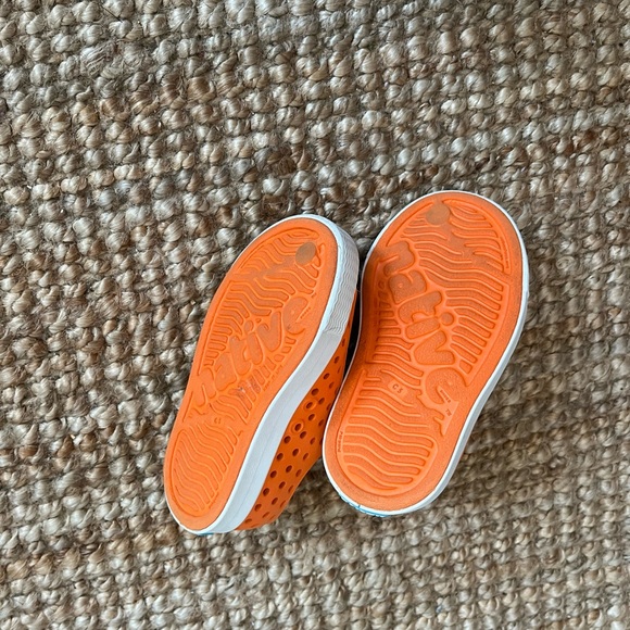 Native Jefferson natives orange white sandals slip on shoes c5 - Picture 2 of 2
